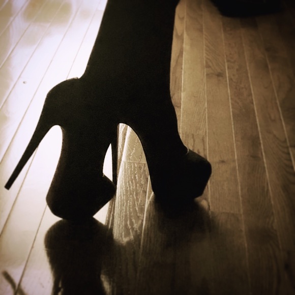 Im Nicole-aka a nightmare dressed like a daydream - Picture 2 of 3